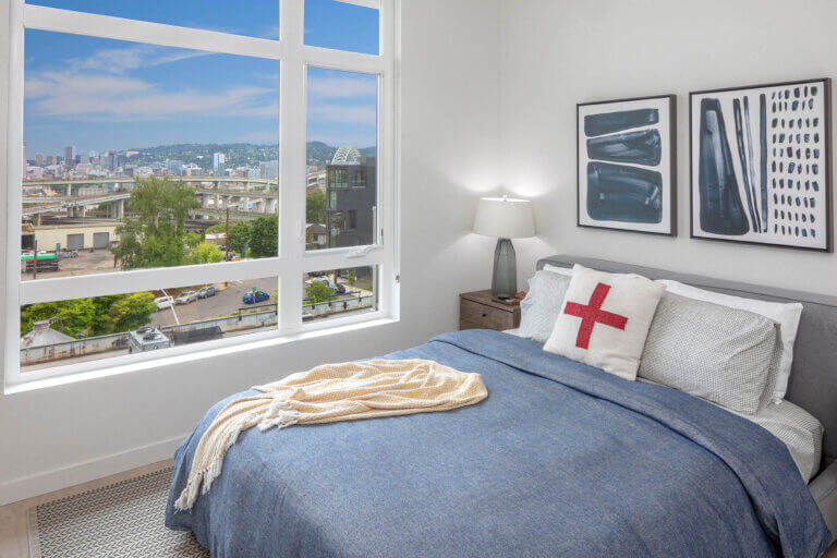 13-g7a9337rgb-rev-sm