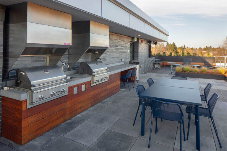 8-arris 777 roofdeck-g7a2093rgb-sm