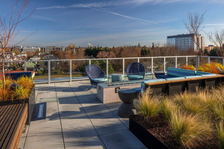 9-arris 777 roofdeck-g7a2057rgb-sm